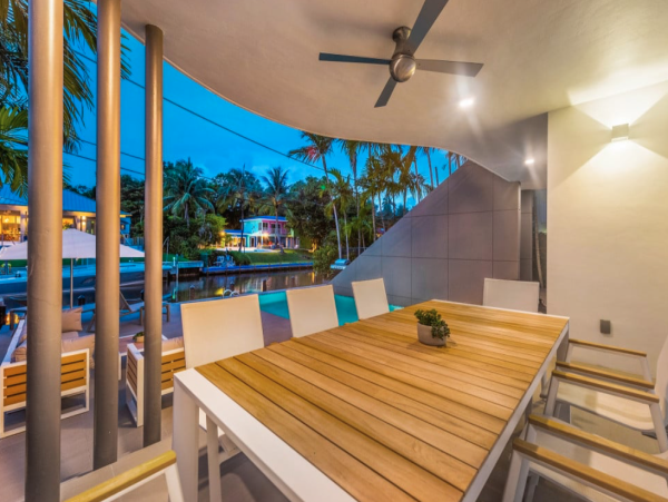Miami Waterfront Luxury Villa - 4 Bedrooms Boater`s Retreat with Gym & Pool